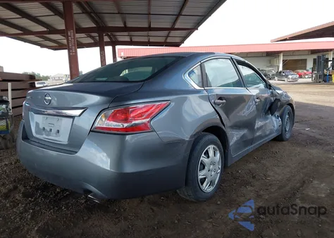 2015 Nissan Altima 2.5 из США, поврежденный, VIN 1N4AL3AP2FC178062